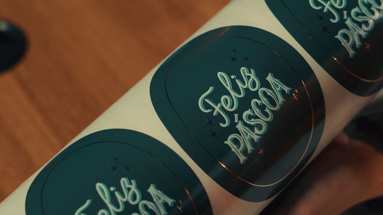 Adesivos ovais personalizados para embalagens de Páscoa