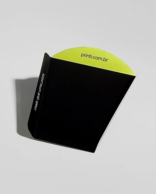 Embalagem resistente e ideal para venda e transporte de fatias individuais de pizza.