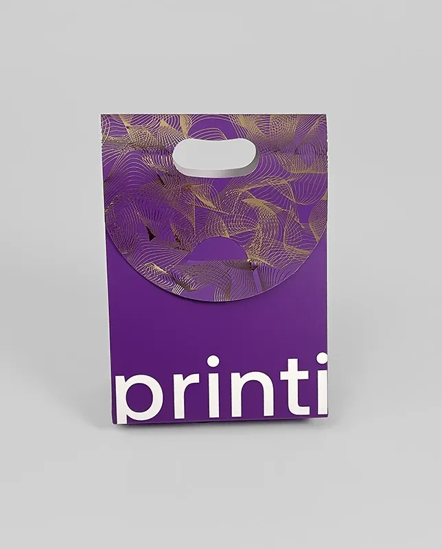 Embalagem sacola com toque de hot stamping que dá destaque à sua marca com estilo.