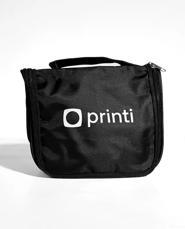 Um brinde útil e sofisticado! Personalize a Necessaire Willis para eventos, viagens e ações de relacionamento.