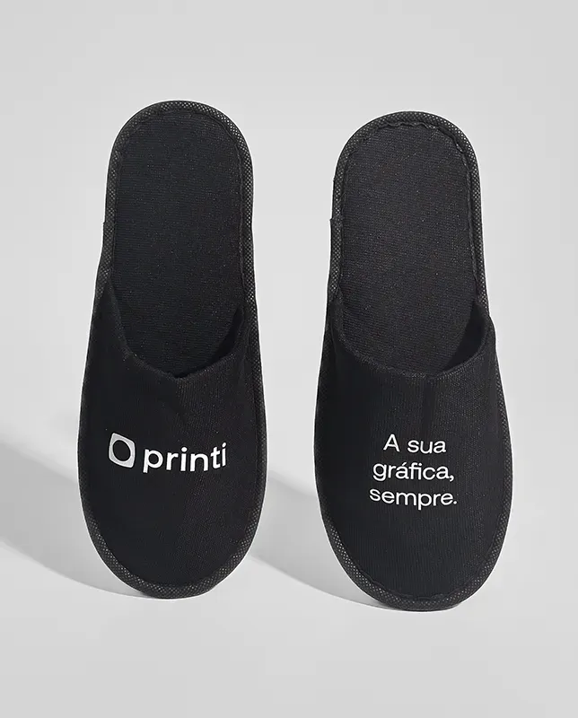 Pantufa personalizada, aconchegante e exclusiva para sua marca.