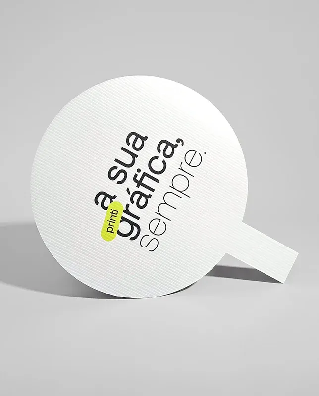 Placa pirulito personalizada para sinalização e divulgação criativa em eventos, feiras e PDVs.