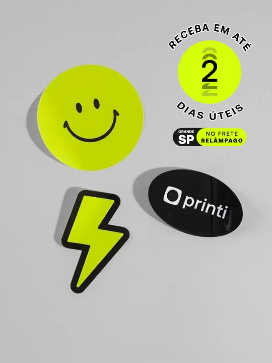 Crie adesivos personalizados com impressão de alta qualidade. Perfeitos para divulgar sua marca com estilo e resistência. Personalize agora!