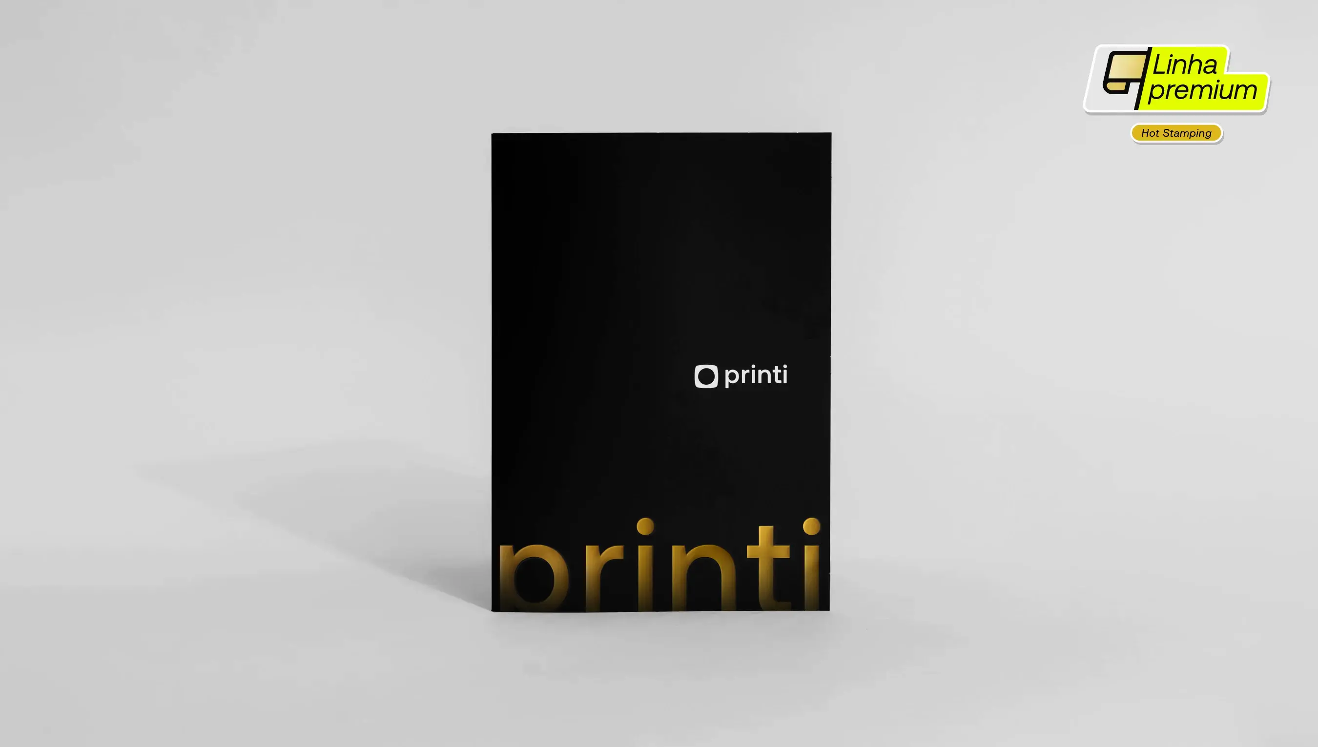 Flyers com acabamento metálico em hot stamping, ideais para ações promocionais que exigem alto impacto visual.