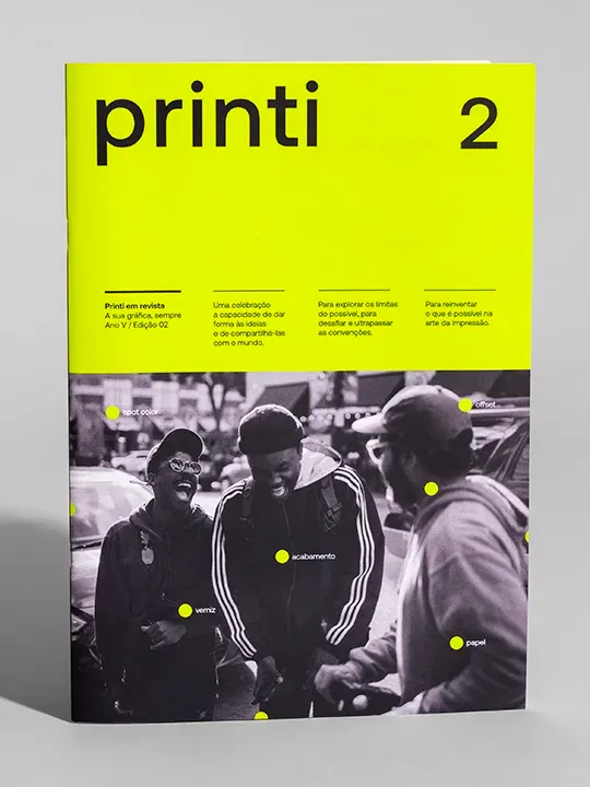 Imprima revistas personalizadas na Printi: opções de tamanhos, cores, papéis e acabamentos para destacar sua marca.